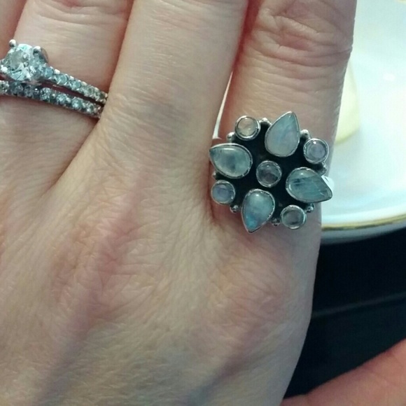 Vintage Sterling Silver Moonstone Ring - Picture 4 of 8